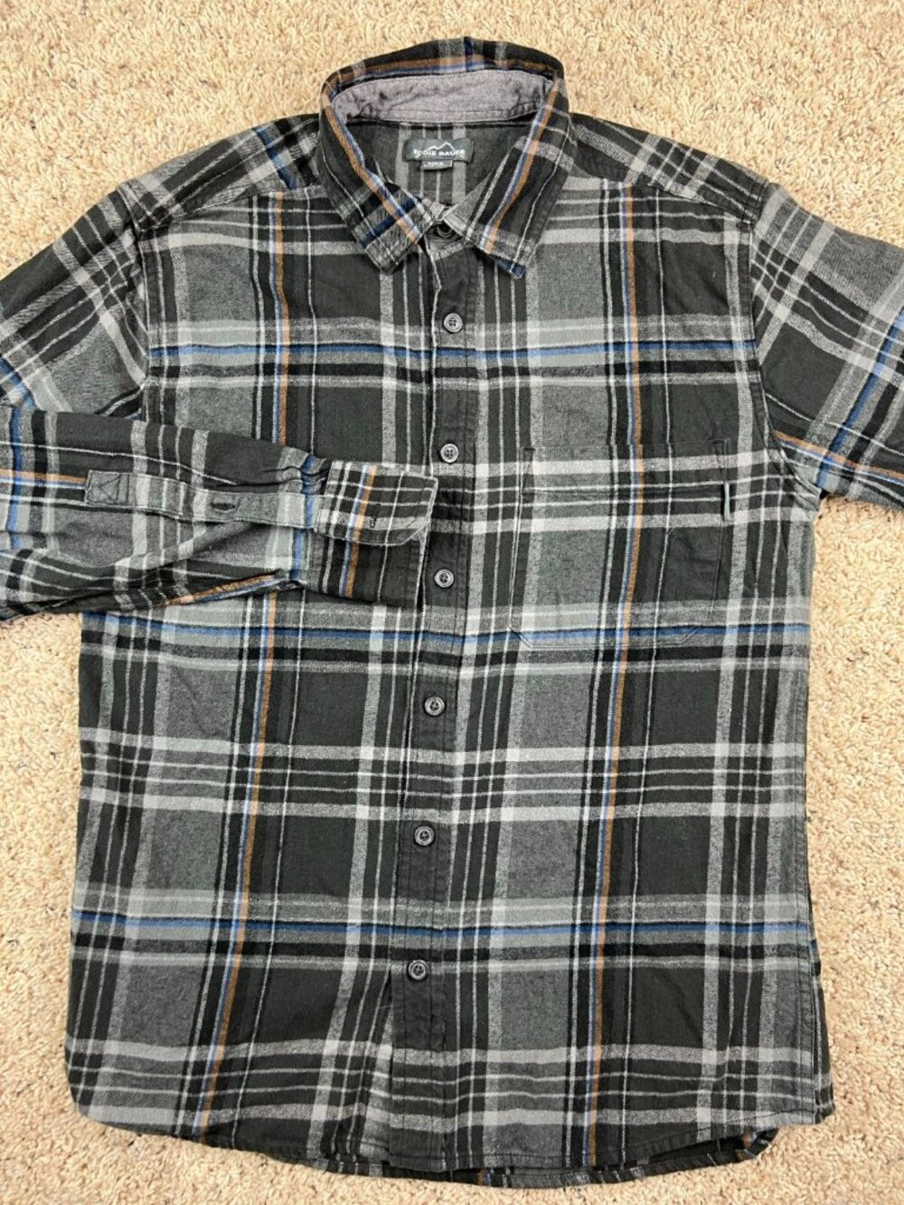 Eddie Bauer Medium Black Gray Plaid Flannel Button Up Long Sleeve Soft Outdoors